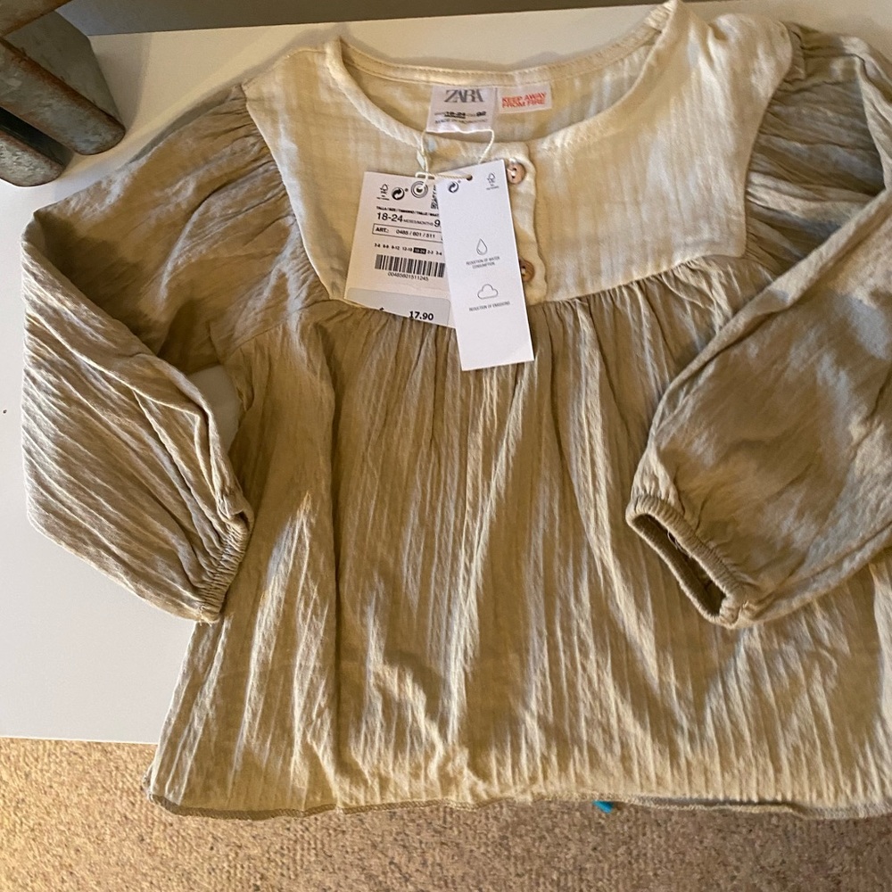 Brand new  ZARA long sleeve top. Size 18-24 months.